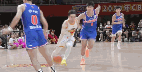 😂夏季联赛打成季后赛！疆深之战合计59次犯规&69次罚球